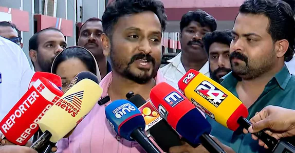 വയനാട്ടിൽ കോൺഗ്രസ് നേതൃത്വത്തെ സമ്മർദ്ദത്തിലാക്കി ജഷീർ പള്ളിവയൽ; പത്രിക നൽകി