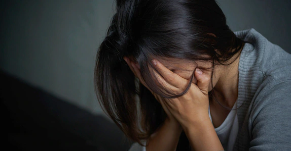 കാബിൻ ക്രൂവായ യുവതിയെ ഹോട്ടലിൽ വച്ച് ബലാത്സംഗം ചെയ്തു; പൈലറ്റിനെതിരെ കേസ്