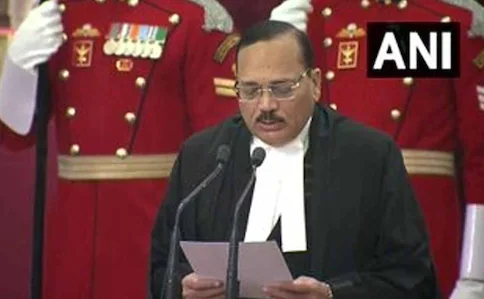 തലപ്പത്ത് സൂര്യകാന്ത്; സുപ്രീം കോടതി ചീഫ് ജസ്റ്റിസായി ചുമതലയേറ്റു