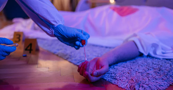 നായ പാഞ്ഞെത്തി, 3–ാം നിലയിൽനിന്ന് വീണ് ഇലക്ട്രിഷ്യൻ മരിച്ചു; ലൈസൻസില്ലാതെ നായയെ വളർത്തിയ ഉടമസ്ഥനെതിരെ കേസ്