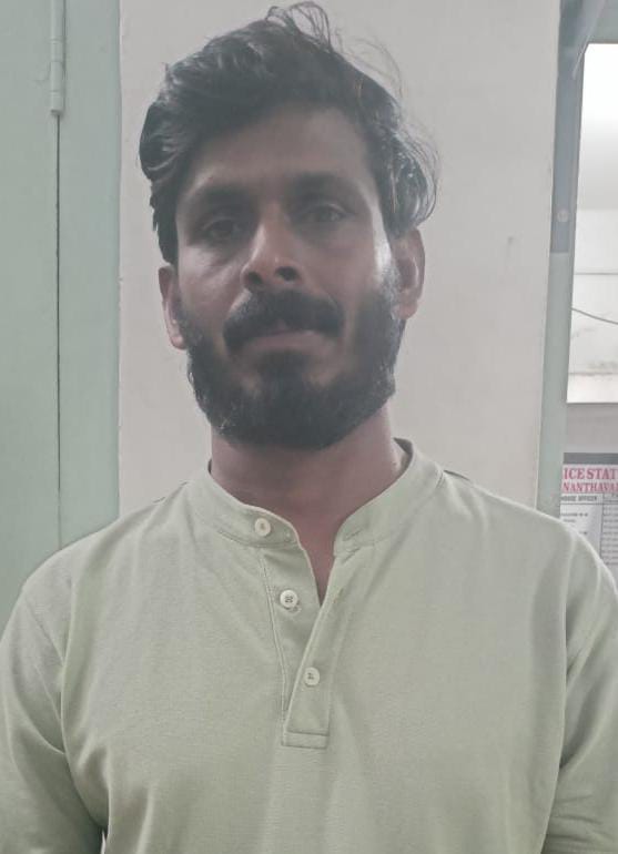 സ്കൂട്ടറില് കടത്തുകയായിരുന്ന 450 പാക്കറ്റ് ഹാന്സുമായി വില്പ്പനക്കാരന് പിടിയില്