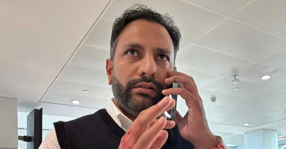 യാത്രക്കാരനെ പൈലറ്റ് ആക്രമിച്ചത് സിഐഎസ്എഫ് ഉദ്യോഗസ്ഥർ നോക്കിനിൽക്കെ; അക്രമം കണ്ടിട്ടും ഇടപെട്ടില്ലെന്ന് ആരോപണം