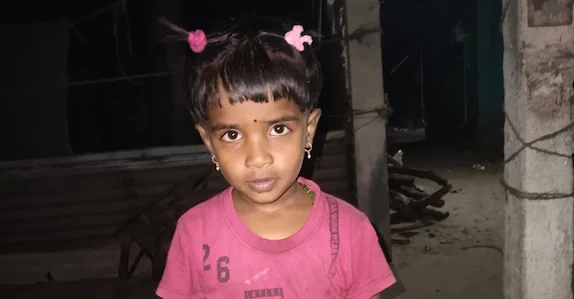 കളിച്ചുകൊണ്ടിരുന്ന കുഞ്ഞിനെ കാണാതായി; കണ്ടെത്തിയത് വീട്ടുമുറ്റത്തെ കുളത്തിൽ മരിച്ച നിലയിൽ