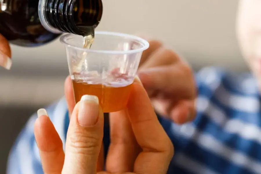 കുട്ടികൾക്ക് മരുന്ന് കൊടുക്കുമ്പോൾ കരുതൽ വേണം, ഡോസ് അമിതമായാൽ അപകടമെന്ന് ഡോക്ടർ