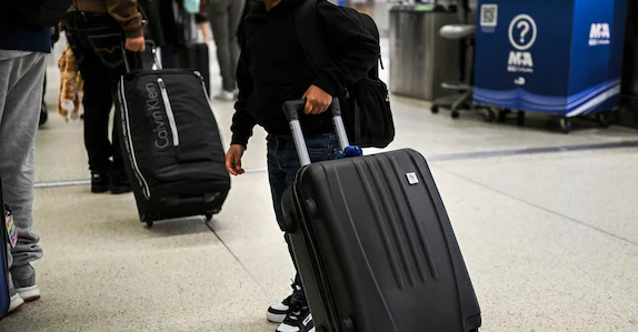 ഏറ്റവും കൂടുതൽ ഇന്ത്യക്കാരെ തിരിച്ചയച്ചത് യുഎസ് അല്ല; അത് ഈ ഗൾഫ് രാജ്യം: കണക്കുകൾ ഇങ്ങനെ