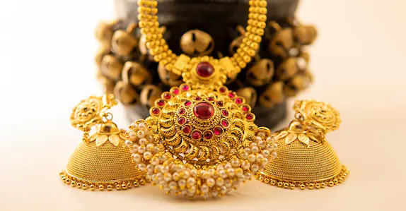 പവൻ വില 1,01,600 രൂപ; ഇന്ന് ഒറ്റയടിക്ക് കയറിയത് 1,760 രൂപ