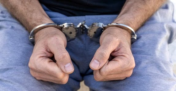 മോഷണത്തിൽ അപ്രതീക്ഷിത ട്വിസ്റ്റ്; മോഷ്ടിച്ച സാധനങ്ങൾ കള്ളനിൽ നിന്ന് വീണ്ടും മോഷ്ടിച്ച് നാലംഗ സംഘം, ഒടുവിൽ അറസ്റ്റ്