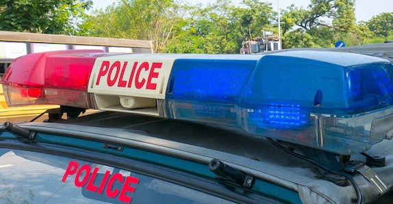 സൈനികനും പൊലീസ് ഉദ്യോഗസ്ഥനും ട്രെയിനിലും പ്ലാറ്റ്ഫോമിലും തമ്മിലടിച്ചു; ഇരുവർക്കും പരുക്ക്