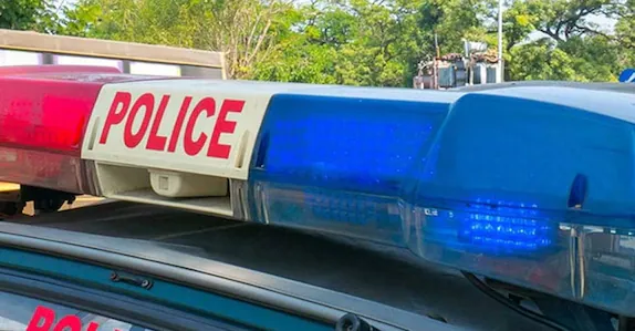 മധുര തിരുപ്രംകുണ്ട്രം മലയിൽ മാംസാഹാരവുമായി പാലക്കാട് നിന്നുള്ള സംഘം; തടഞ്ഞ് പൊലീസ്