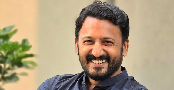 ബലാത്സംഗ കേസിൽ രാഹുൽ മാങ്കൂട്ടത്തിലിന് ഉപാധികളോടെ മുൻകൂർ ജാമ്യം