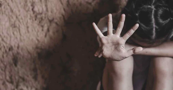 ‘യാതൊരു ദയയും അർഹിക്കുന്നില്ല’; 11 വയസ്സുകാരിയെ വീട്ടിൽ അതിക്രമിച്ചു കയറി തലയ്ക്കടിച്ച പ്രതിക്ക് 13 വർഷം കഠിനതടവ്