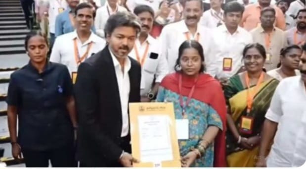 ഗർഭിണിക്കുവേണ്ടി പ്രോട്ടോക്കോൾ മാറ്റി മുഖ്യമന്ത്രി ജോസഫ് വിജയ്
