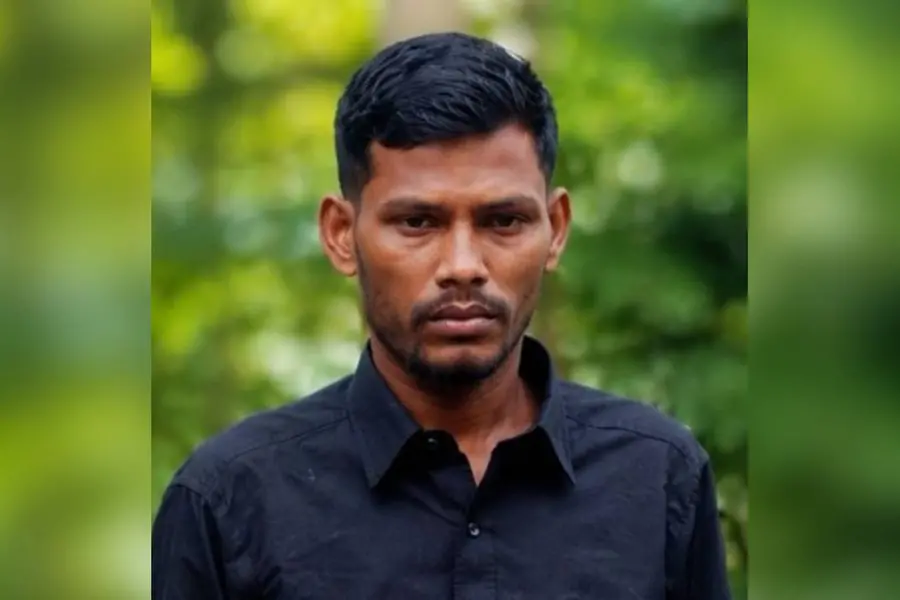 പോലീസ് കസ്റ്റഡിയിലെടുത്ത് റോഡരികിൽ നിർത്തിയിട്ട ഓട്ടോറിക്ഷയിൽ യുവാവിനെ മരിച്ച നിലയിൽ കണ്ടെത്തി
