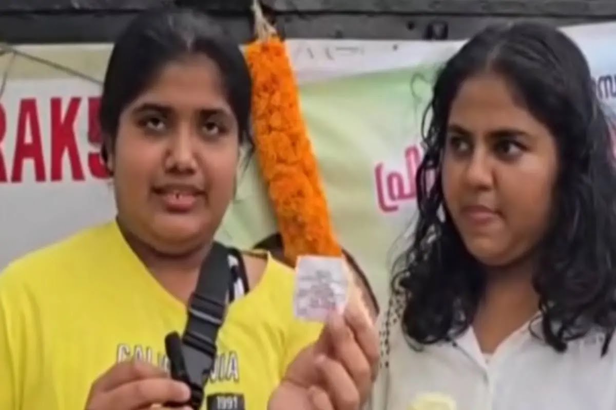 പൂച്ചെണ്ടും ലഡുവും കിട്ടി, പക്ഷെ പൈസ വാങ്ങി; ഉദ്ഘാടന ദിവസം തന്നെ പ്രിയദർശിനി ബസിൽ ട്വിസ്റ്റ്