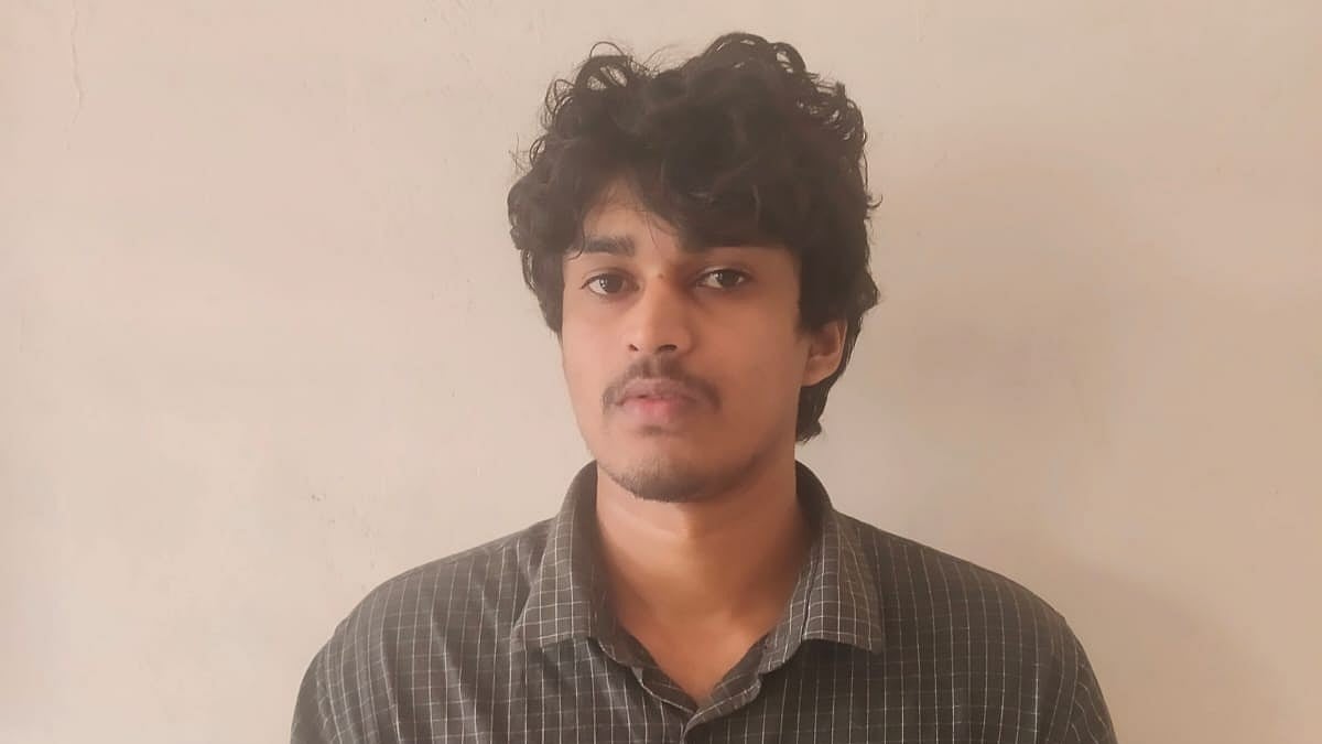 വീടിന് കാവലായി 20 വളർത്തുനായ്ക്കൾ; സാഹസിക നീക്കത്തിനൊടുവിൽ കഞ്ചാവ് കേസിലെ പ്രതിയെ പൂട്ടി എക്സൈസ്