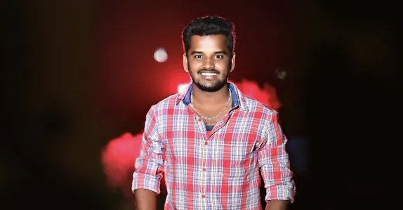 കാറിന്റെ ഡിക്കി തുറക്കുന്നതിനിടെ കണ്ടെയ്നർ ലോറി ഇടിച്ചു; യുവാവിന് ദാരുണാന്ത്യം