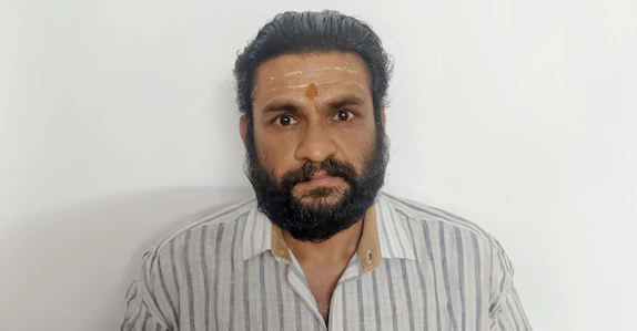ഓപ്പറേഷൻ തൂഫാനിൽ‌ കഞ്ചാവുമായി ജ്യോത്സ്യൻ പിടിയിൽ; സൂക്ഷിച്ചിരുന്നത് ജ്യോതിഷാലയത്തിലെ അലമാരയിൽ