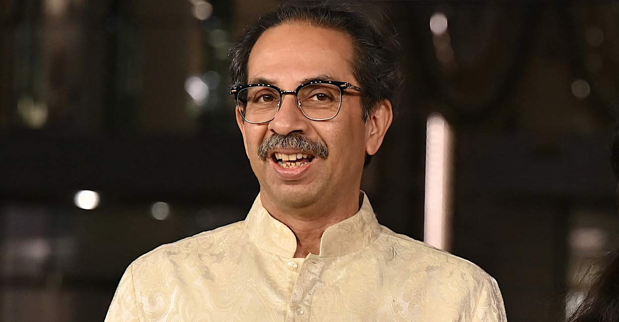 ഒളിച്ചുകടന്നത് ചാർട്ടേഡ് വിമാനങ്ങളിൽ, യുപിയിലെ ആഡംബര ഹോട്ടലിൽ താമസം; ശിവസേനയെ പിളർത്തിയ ‘ഓപ്പറേഷൻ ടൈഗർ’