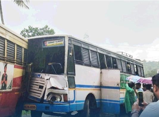 കെ.എസ്.ആർ.ടി.സി ബസ്സുകൾ തമ്മിൽ കൂട്ടിയിടിച്ച് അപകടം:സംഭവം വയനാട്ടിൽ