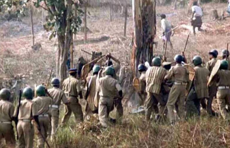 മുത്തങ്ങ സമരം: പൊലീസുകാരൻ കൊല്ലപ്പെട്ട കേസിൽ 23 വർഷത്തിന് ശേഷം വിധി; 35 പ്രതികളെ വെറുതെവിട്ടു