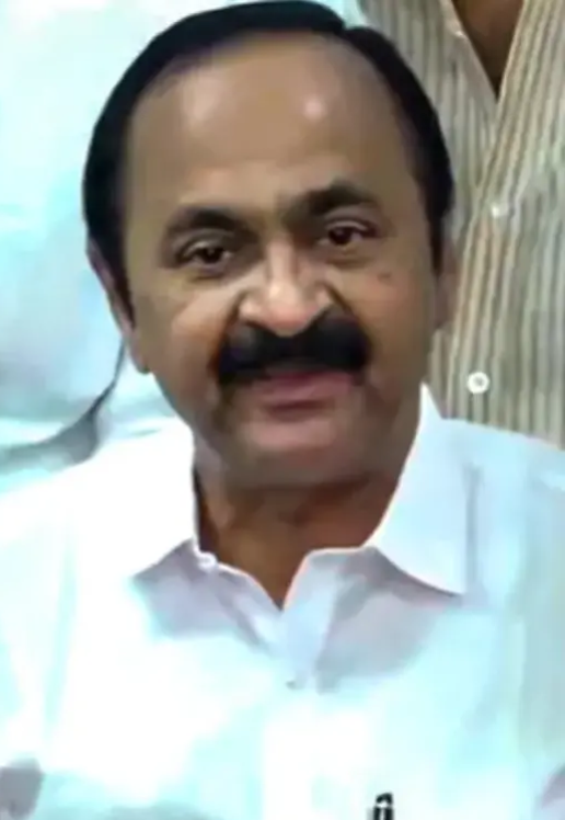 മണ്ണ് മാറ്റാൻ 20-ന് ഉത്തരവിറക്കിയിരുന്നു, കരാറുകാർ പാലിച്ചില്ല- വി.ഡി സതീശൻ