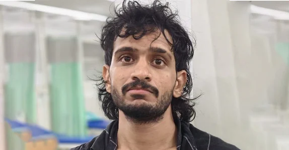 രാത്രികാലത്ത് സ്കൂട്ടറിൽ കറങ്ങി കഞ്ചാവ് വിൽപന, രഹസ്യ വിവരത്തെ തുടർന്ന് വീട്ടിൽ പരിശോധന; യുവാവ് പിടിയിൽ