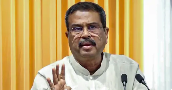 പ്രതിഷേധങ്ങൾക്കു മുന്നിൽ കീഴടങ്ങി കേന്ദ്രം; ധർമേന്ദ്ര പ്രധാൻ രാജിവച്ചു