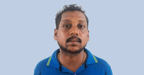 പരീക്ഷാ ഹാളിൽ മൊബൈൽ ഫോൺ ഉപയോഗിച്ച് കോപ്പിയടി: യുവാവ് അറസ്റ്റിൽ, ഉത്തരങ്ങൾ അയച്ച അധ്യാപകൻ ഒളിവിൽ