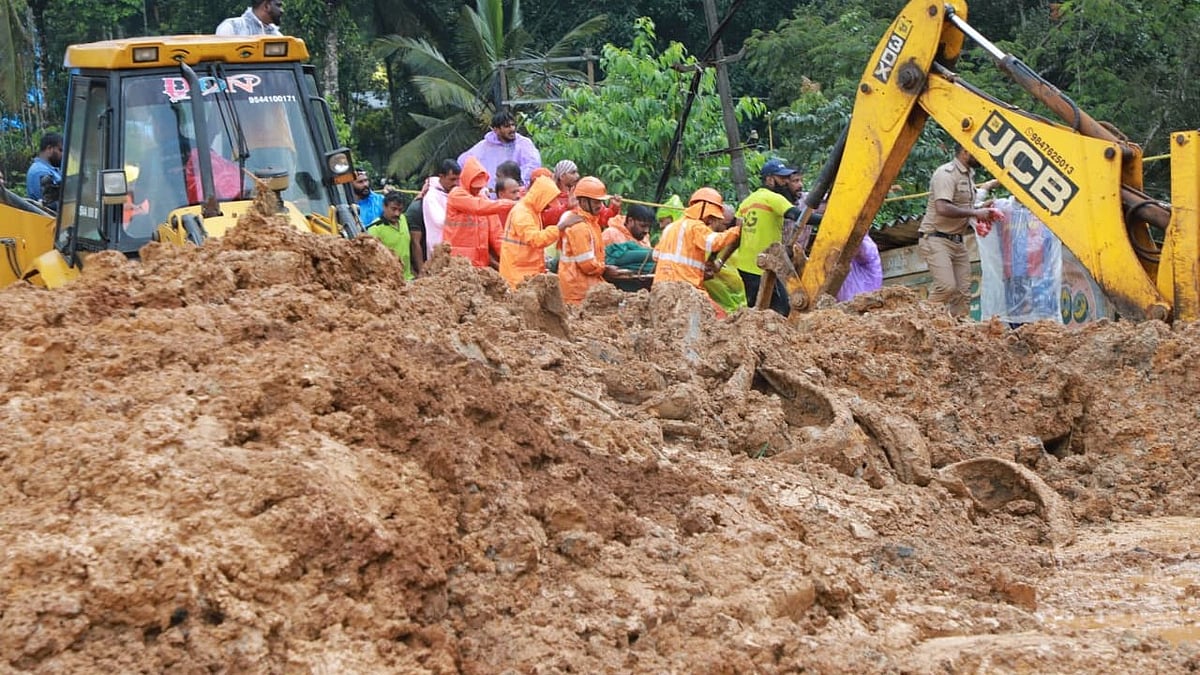 ‘മരിച്ചത് അന്യസംസ്ഥാന തൊഴിലാളികളാണെങ്കിലും അവരും മനുഷ്യരല്ലേ…’; കള്ളാടി ദുരന്തത്തിൽ കണ്ണീർ വാർത്ത് ചൂരൽമല അതിജീവിതർ