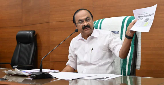 വയനാട് ദുരന്തത്തിൽ അന്വേഷണം; പിഎസ്സി തട്ടിപ്പ് ക്രൈംബ്രാഞ്ചിന്: തീരുമാനമെടുത്ത് മന്ത്രിസഭ