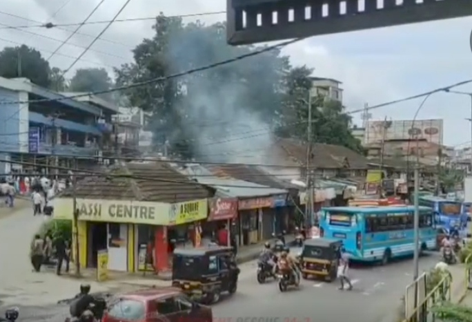 കൽപ്പറ്റയിൽ പൂട്ടിക്കിടന്ന ഹോട്ടലിൽ തീപിടുത്തം; ആളപായമില്ല