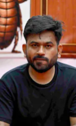 അനുമതിയില്ലാതെ സ്കൂളിൽ കയറി, ക്ലാസിൽ ഇരുന്നു; അഭിജീത് ദിപ്കയ്ക്കെതിരെ കേസ്