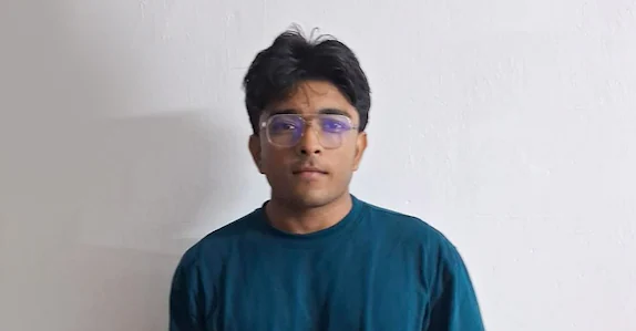 അർജുനെ സഹായിക്കാൻ ക്യുആർ കോഡ് തയാറാക്കി ക്രൗഡ് ഫണ്ടിങ്; സഹോദരൻ അജയ് ആയങ്കിയും അറസ്റ്റിൽ