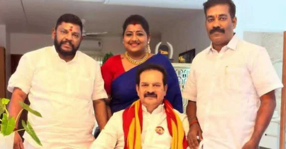 നടൻ ദേവൻ ടിവികെയുടെ കേരള അധ്യക്ഷൻ, വിജയുമായുള്ള കൂടിക്കാഴ്ച ഉടൻ; മധ്യസ്ഥയായി നടി പ്രിയങ്ക