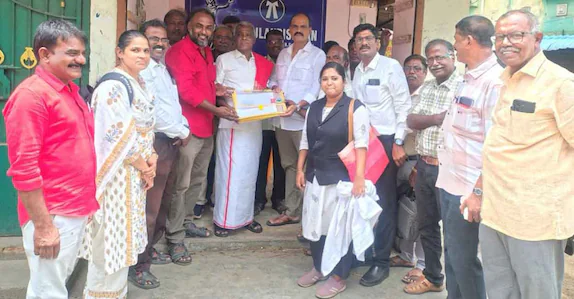 സിപിഎമ്മിനു മൂന്നു കോടി രൂപയുടെ സ്വത്ത് ഇഷ്ടദാനം നൽകി ദമ്പതികൾ; റജിസ്ട്രേഷൻ രേഖ സംസ്ഥാന സെക്രട്ടറിക്ക് കൈമാറി