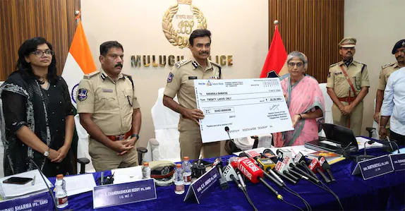 20 ലക്ഷം വിലയിട്ട മാവോയിസ്റ്റ് നേതാവ് കീഴടങ്ങി; പണം ഉടൻ കൈമാറുമെന്ന് പൊലീസ്