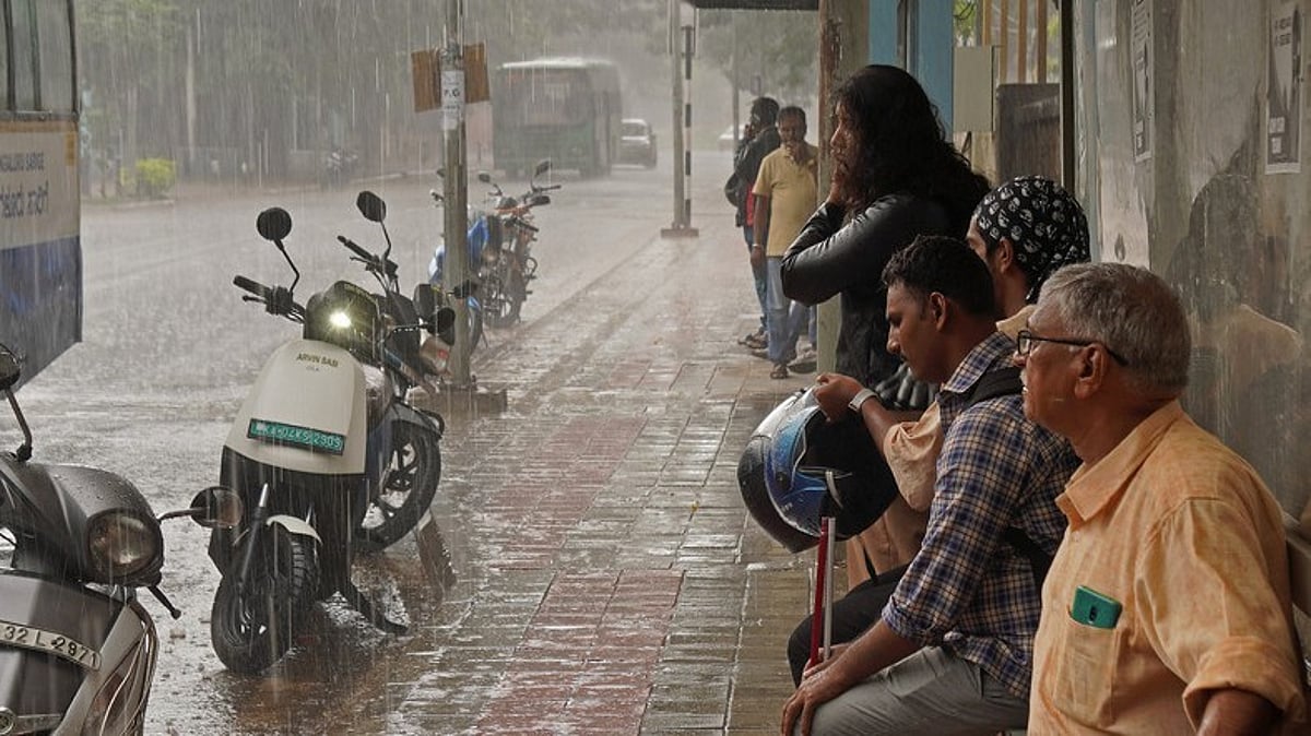 വീണ്ടും ന്യൂനമര്ദം; തീവ്രമഴ തുടരും; 12 ജില്ലകളില് ഓറഞ്ച് അലര്ട്ട്; അതീവ ജാഗ്രത