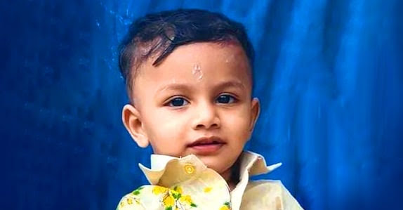 വീടും റെയിൽ പാളവും തമ്മിൽ 30 മീറ്റർ പോലും അകലമില്ല; മകന്റെ മരണവാർത്ത അറിഞ്ഞു തളർന്നുവീണ് പിതാവ്