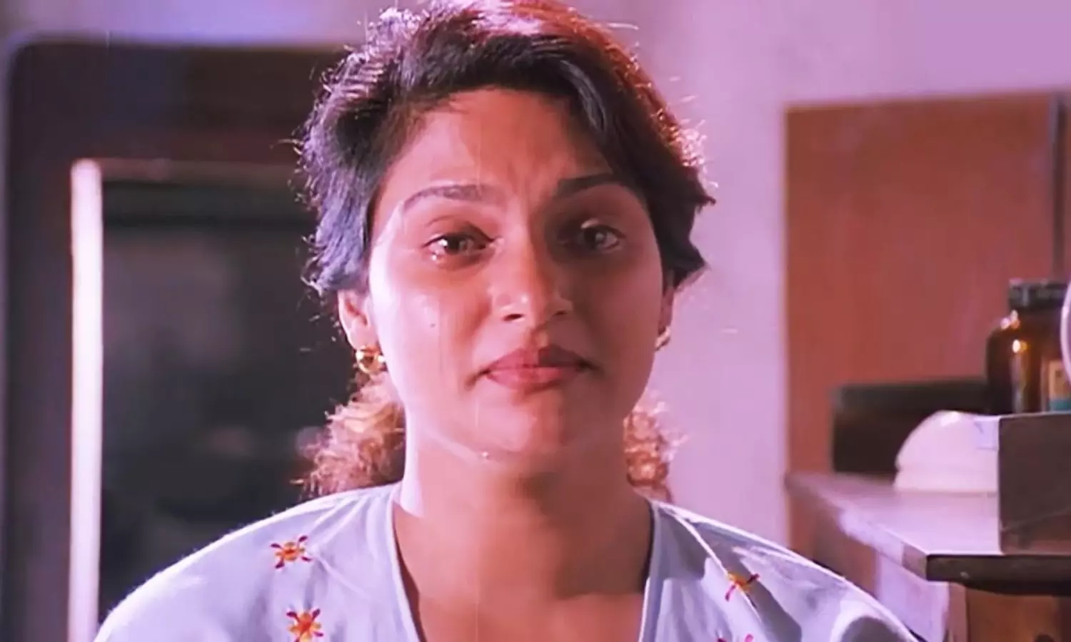 ‘മേക്കപ്പില്ലാതെ അഭിനയിക്കണം, ജന്മം ചെയ്താൽ മാധവി അതിന് സമ്മതിക്കില്ലായിരുന്നു; അവാർഡ് തള്ളിയപ്പോൾ അവർക്കത് മനസിലായി’; ആകാശദൂതിനെക്കുറിച്ച് പ്രേം പ്രകാശ്