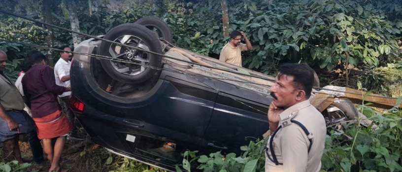 കൊളഗപ്പാറയിൽ നിയന്ത്രണം വിട്ട കാർ അപകടത്തിൽപ്പെട്ടു