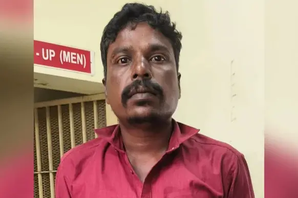 വിദ്യാർഥികൾക്കുള്ള സാമ്പാറിൽ ചാണകപ്പൊടി കലർത്തി; ഭാര്യയെ പിരിച്ചുവിട്ടതിന് പ്രതികാരം,പ്രതി അറസ്റ്റിൽ