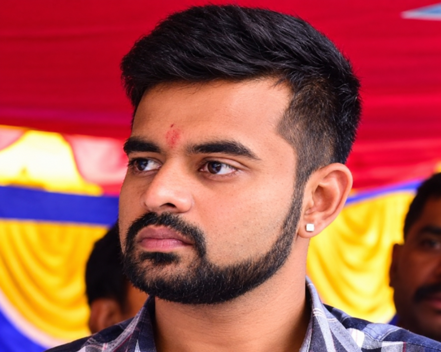 ജയിലിൽ ഫോണിനായി ഒരു ലക്ഷം നൽകി പ്രജ്വൽ, പരിശോധനയിൽ പോൺ വിഡിയോകൾ: ജയിൽ ജീവനക്കാർ ഉൾപ്പെടെ കസ്റ്റഡിയിൽ