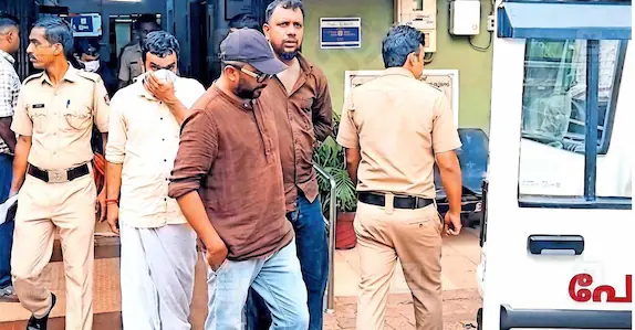 മദ്യം നൽകി കൂട്ടബലാത്സംഗം, മൊബൈലിൽ പകർത്തി: ഒരു രാത്രി നീണ്ട തിരച്ചിലിനൊടുവിൽ പ്രതികളെല്ലാം പിടിയിൽ