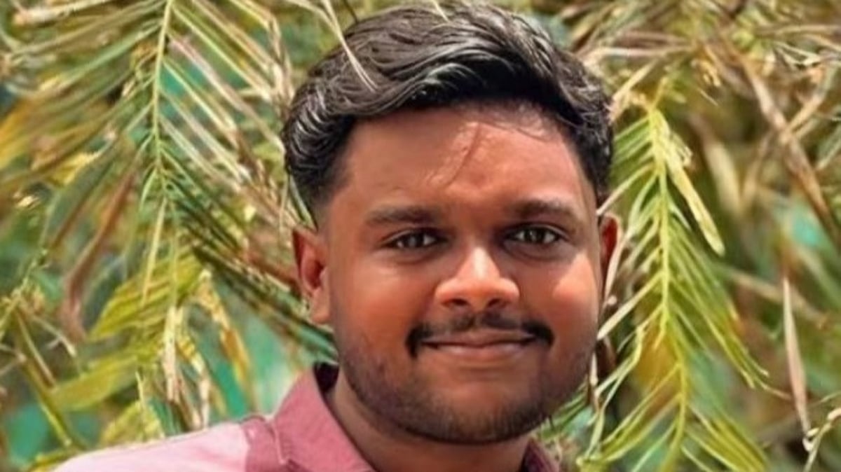 ‘എങ്ങനെ മനസു വന്നു’, ഒപ്പം നടന്നവരെ ചതിക്കുഴിയില് വീഴ്ത്തി; ശ്രീഹരി കോളജിലെ ചടങ്ങുകളില് പ്രധാന ഫോട്ടോഗ്രാഫര്