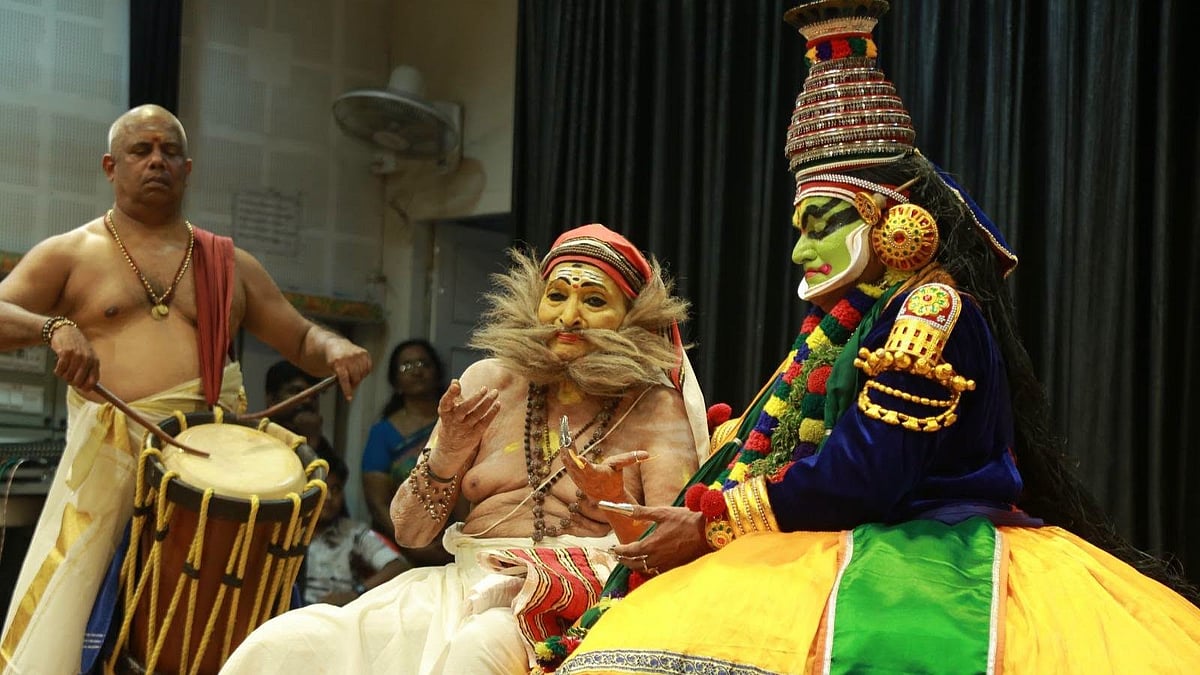 ‘അന്ന് കൃഷ്ണവേഷത്തില് നിറഞ്ഞാടി’; ഇന്ന് കണ്ണന് മുന്നില് കുചേലനായി കലാമണ്ഡലം ഗോപിയാശാന്