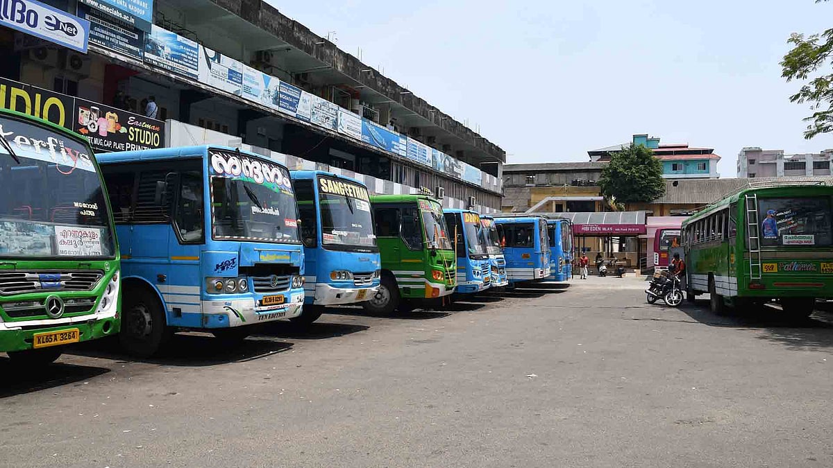 മിനിമം ചാര്ജ് 15 രൂപയാക്കണം; സ്വകാര്യ ബസുകള് സമരത്തിലേക്ക്
