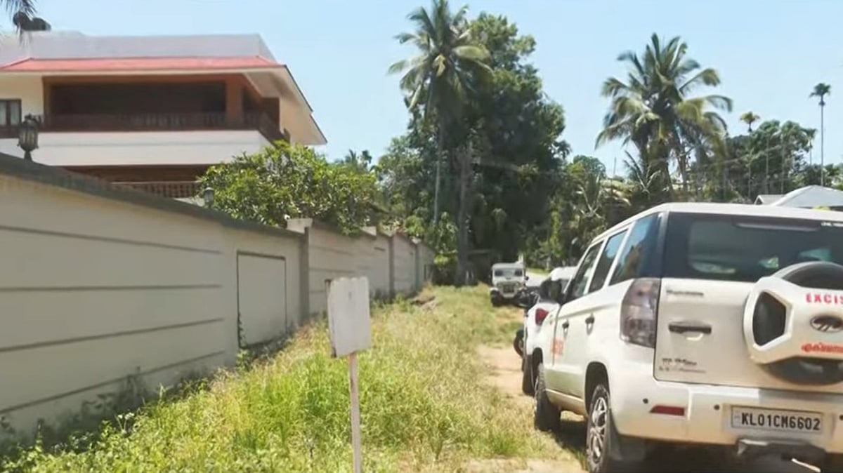ആൻ്റോ അഗസ്റ്റിന്റെ വീട്ടിൽ വൻ മദ്യശേഖരം