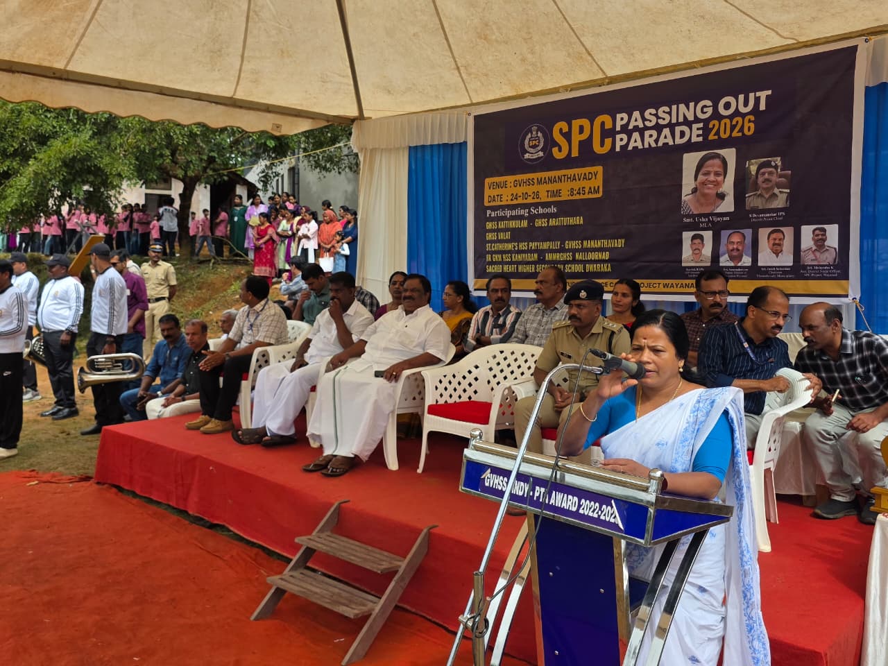 അച്ചടക്കത്തിന്റെ ചുവടുവെപ്പുകള്‍;  മാനന്തവാടിയില്‍ എസ്.പി.സി സംയുക്ത പാസിംഗ് ഔട്ട് പരേഡ്