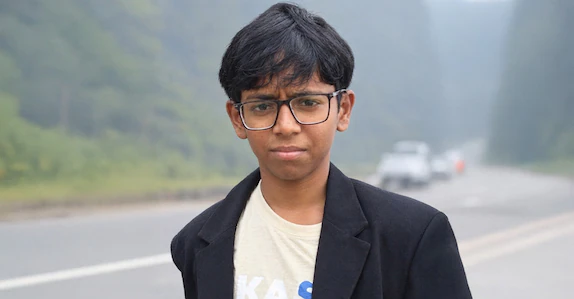 വീട് വിടും മുൻപ് മുടിവെട്ടി രൂപം മാറ്റി‌‌, ട്രെയിൻ കയറിയില്ലെന്ന് ഉറപ്പിച്ച് പൊലീസ്; അബ്രഹാം എവിടെ? ദുരൂഹതയേറുന്നു