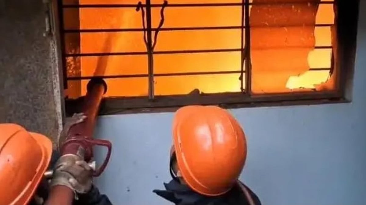 മലബാര്‍ ഗോള്‍ഡിന്റെ ആഭരണപ്പെട്ടികള്‍ നിര്‍മ്മിക്കുന്നിടത്ത് വന്‍ തീപിടുത്തം